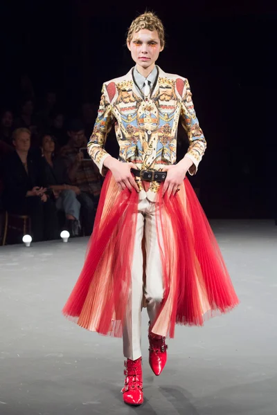 Look 43